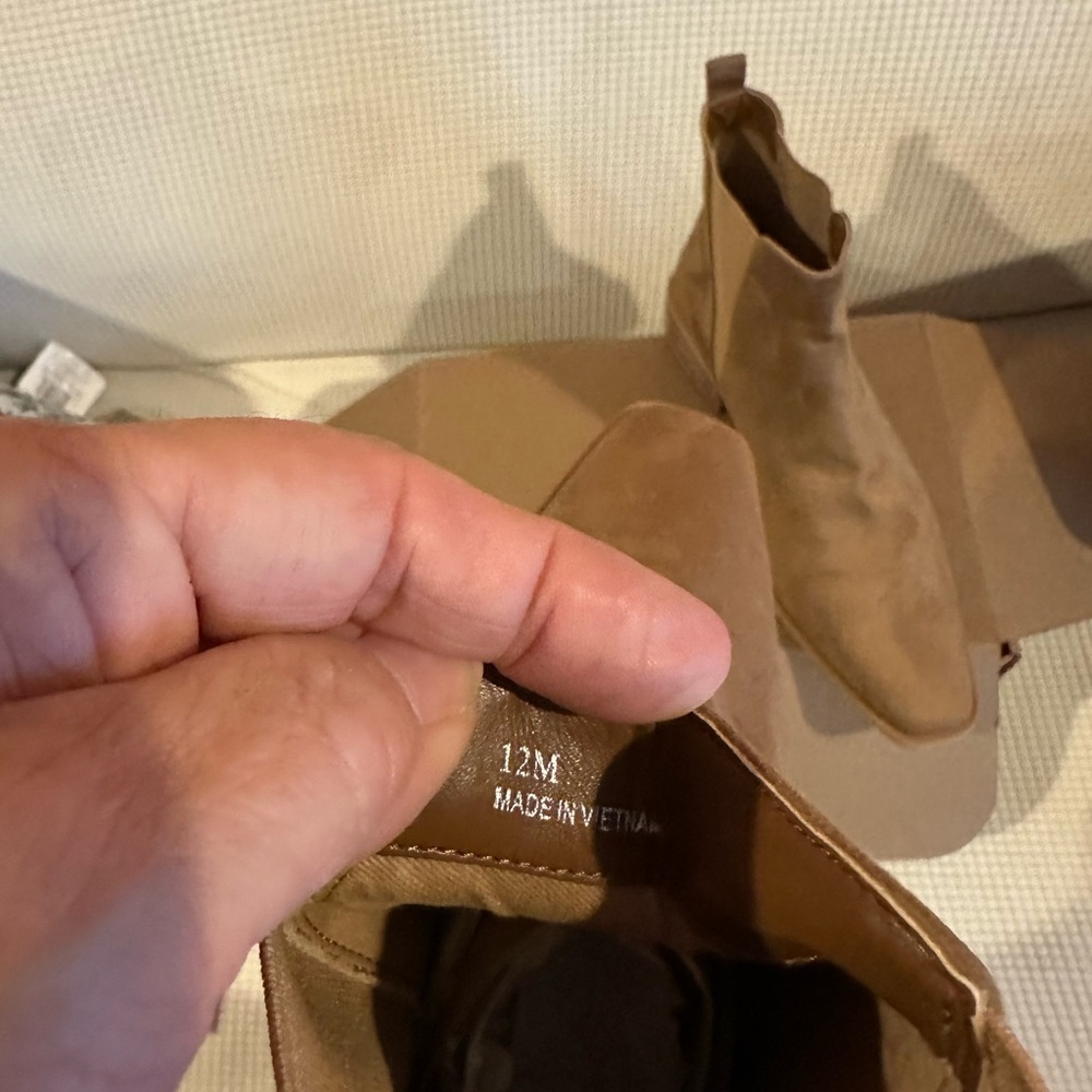 Retails $130 Linea Paolo women’s size 12M